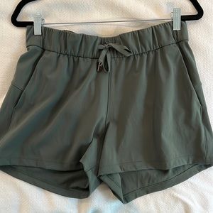 lululemon On The Fly Short - Sage Green - 8